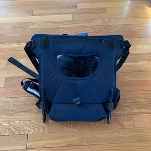 Minimeis Child Carrier in Navy